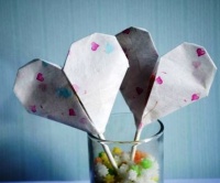 Valentýnská dobrota - origami srdce s lízátkem