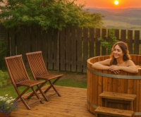 Koupací sud: romantika, relax i osvěžení bez výčitek