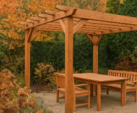 Listopad na zahradě s vůní dřeva