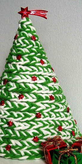 háčkovaný stromeček, vánoční háčkování stromeček, vánéční dekorace, háčkování návod, jak uháčkovat