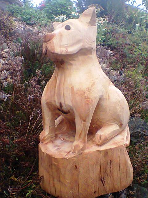 rumcajs, pes, kaplička, dřevořezba, socha, dřevěná kaplička
